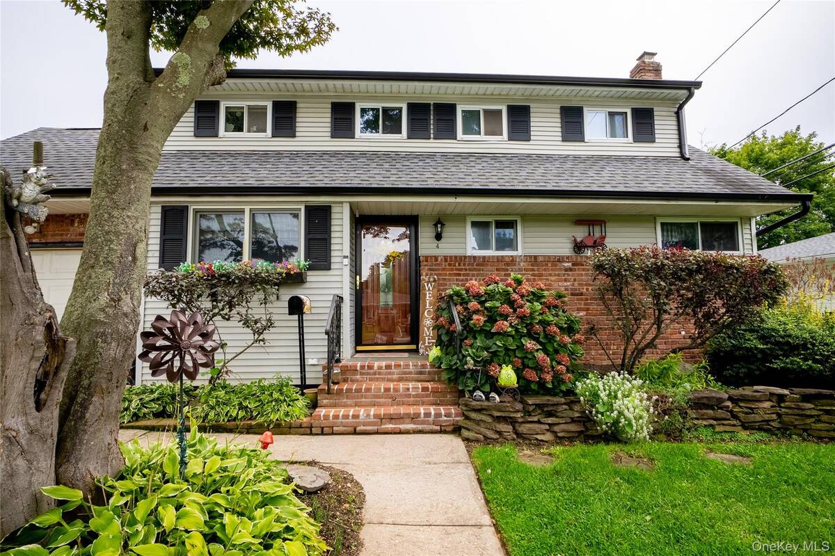 #2 photo, 4 Andam Way, Saint James , NY 11780