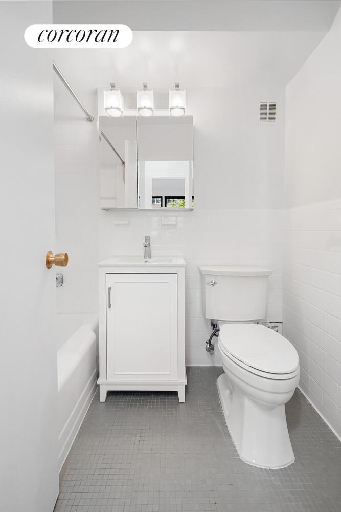 #10 photo, 145 E 15TH Street, Gramercy Park , NY 10003