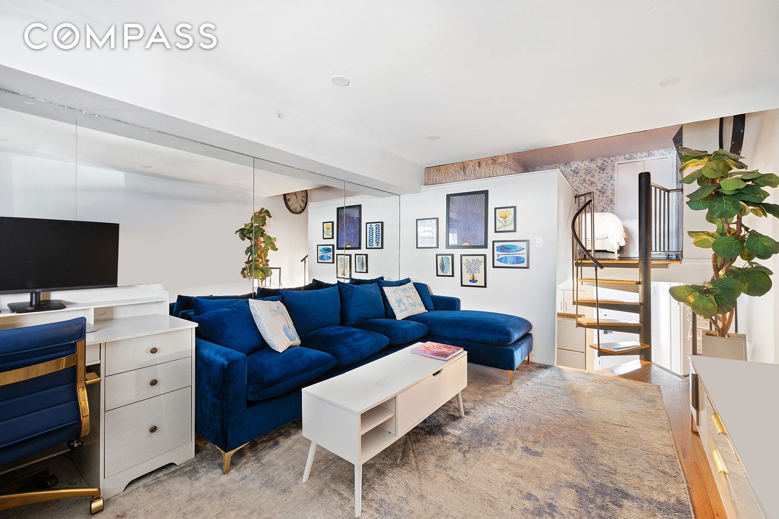 #1 photo, 211 Thompson Street, Greenwich Village , NY 10012