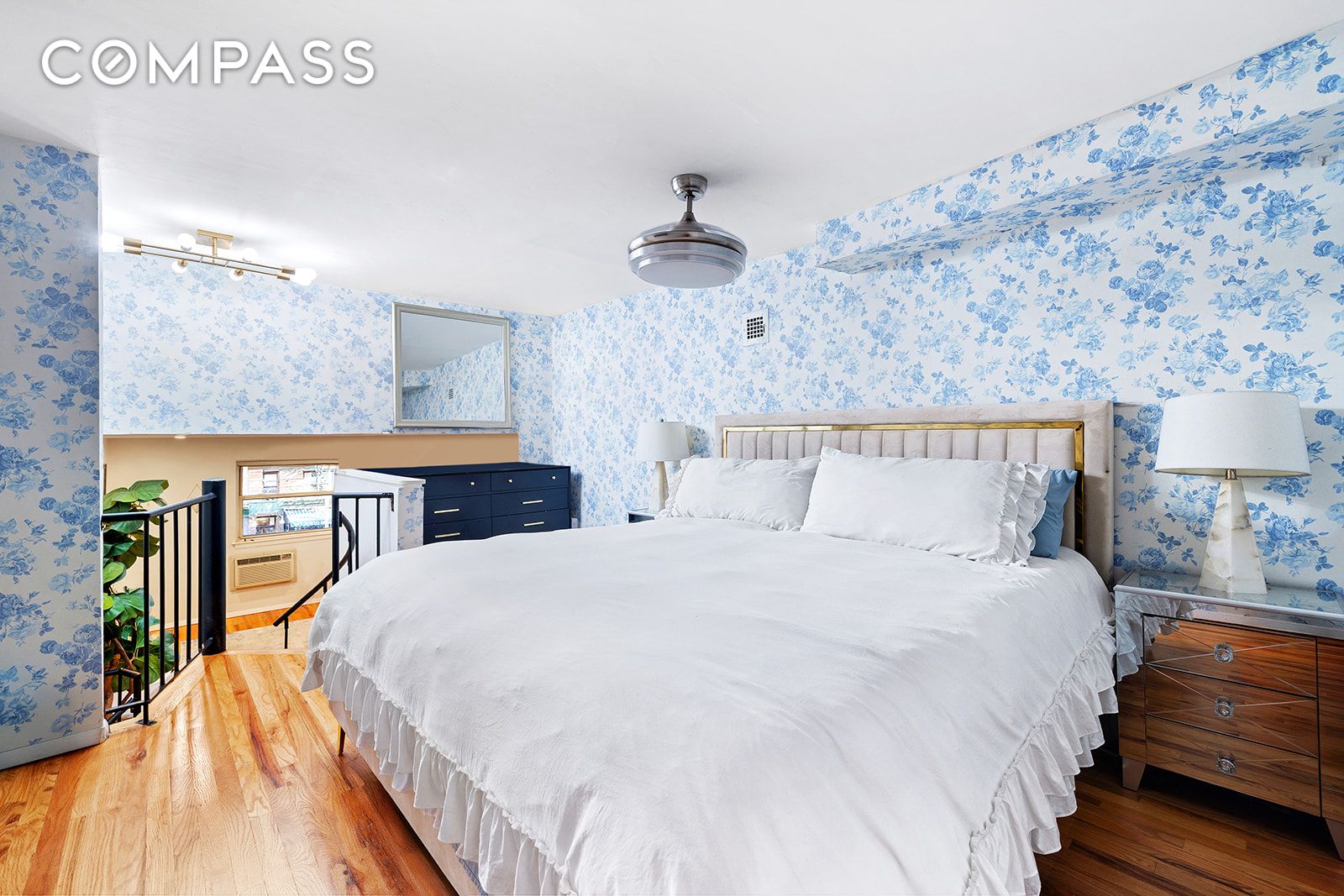 #5 photo, 211 Thompson Street, Greenwich Village , NY 10012