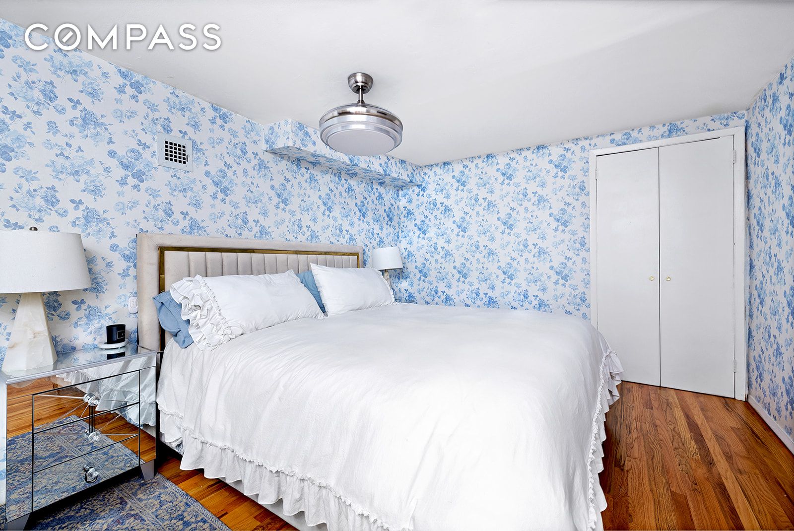 #6 photo, 211 Thompson Street, Greenwich Village , NY 10012