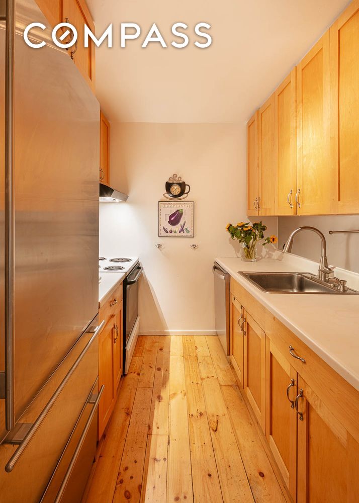 #8 photo, 129 Barrow Street, West Village , NY 10014