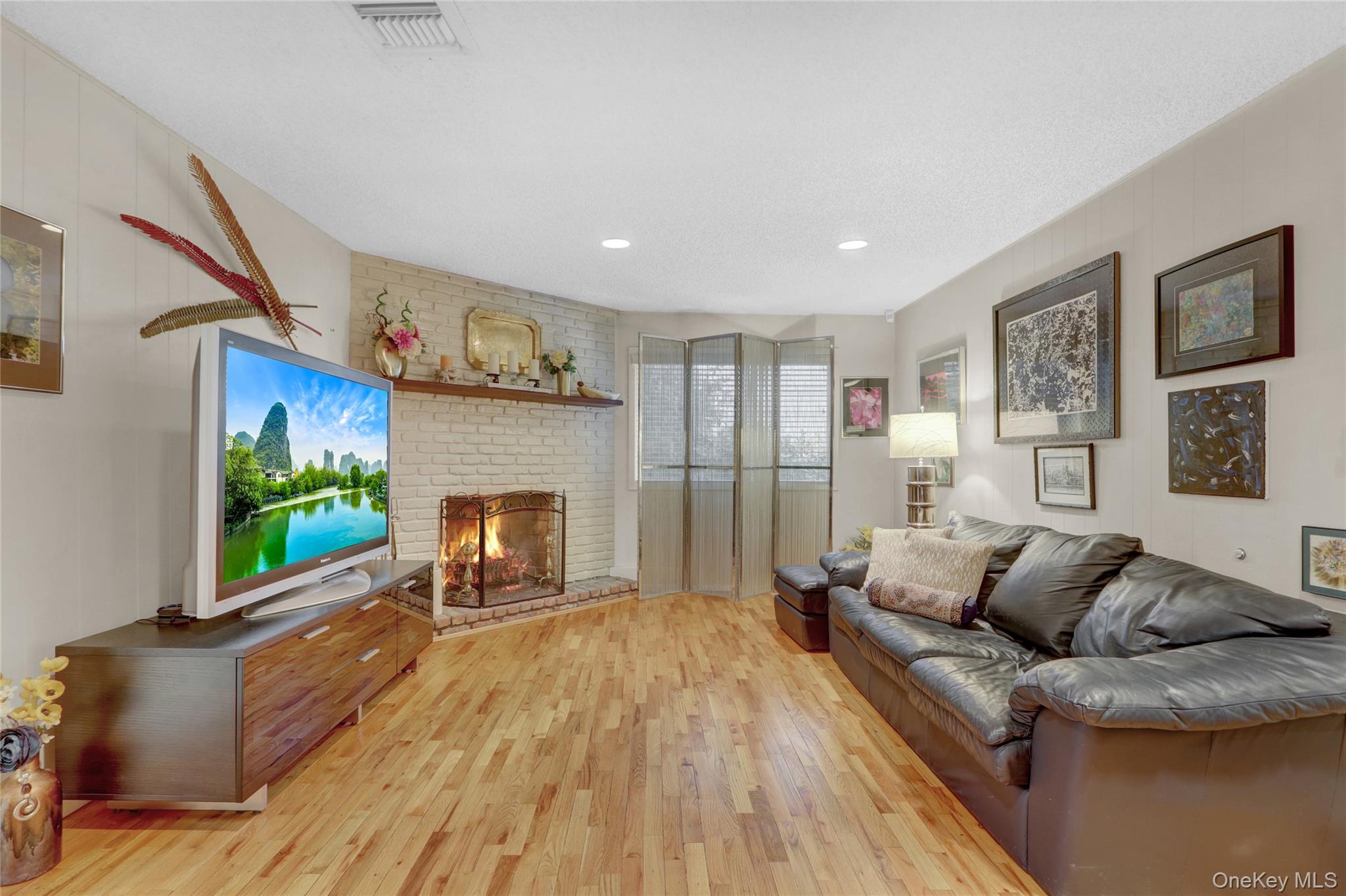 #11 photo, 1952 Julian Lane, Merrick , NY 11566