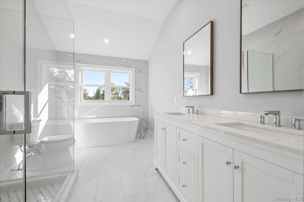 #15 photo, 2282 Sycamore Place, Merrick , NY 11566