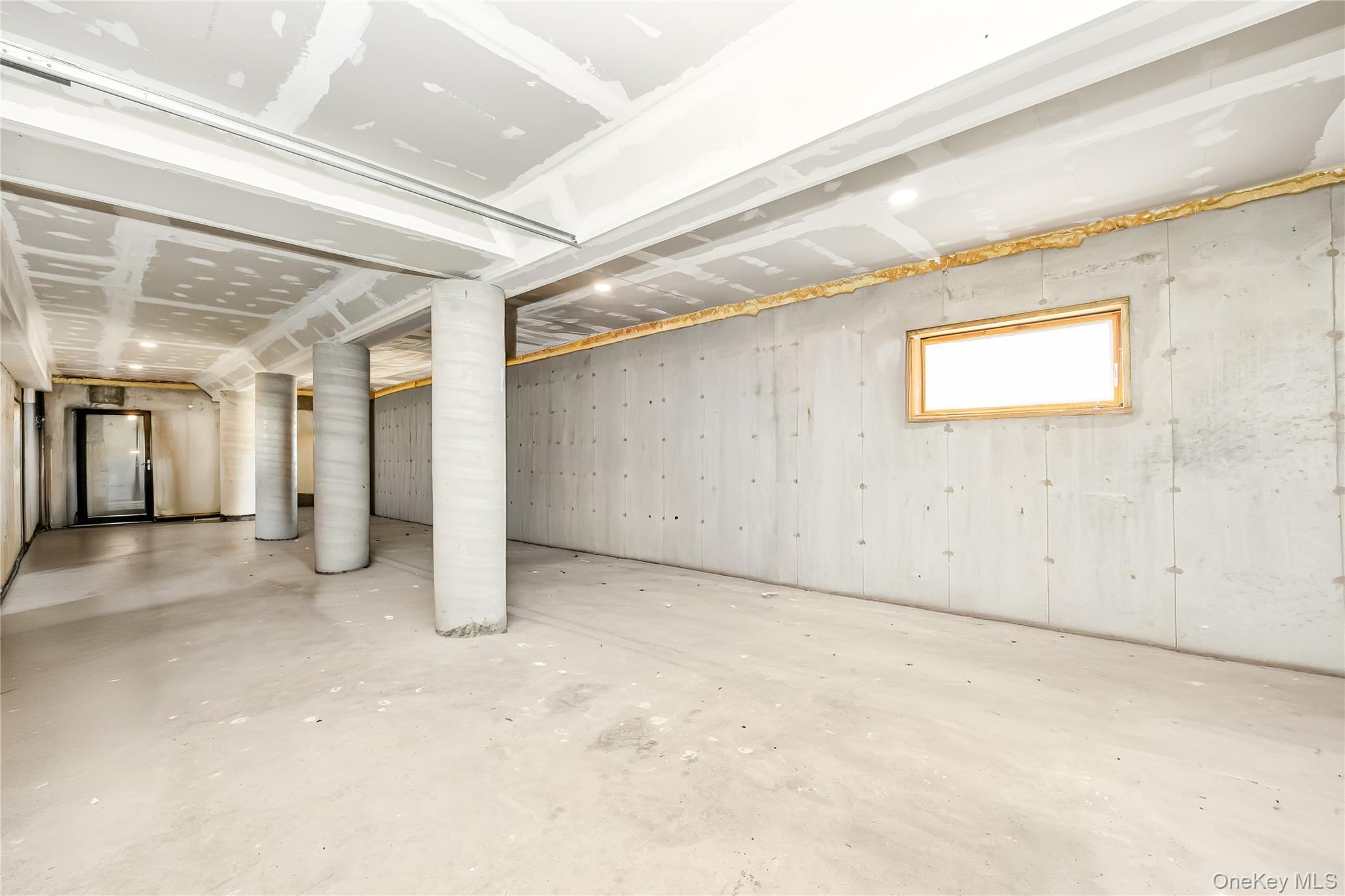 #12 photo, 769 S Hickory Street, 东长岛 Lindenhurst , NY 11757