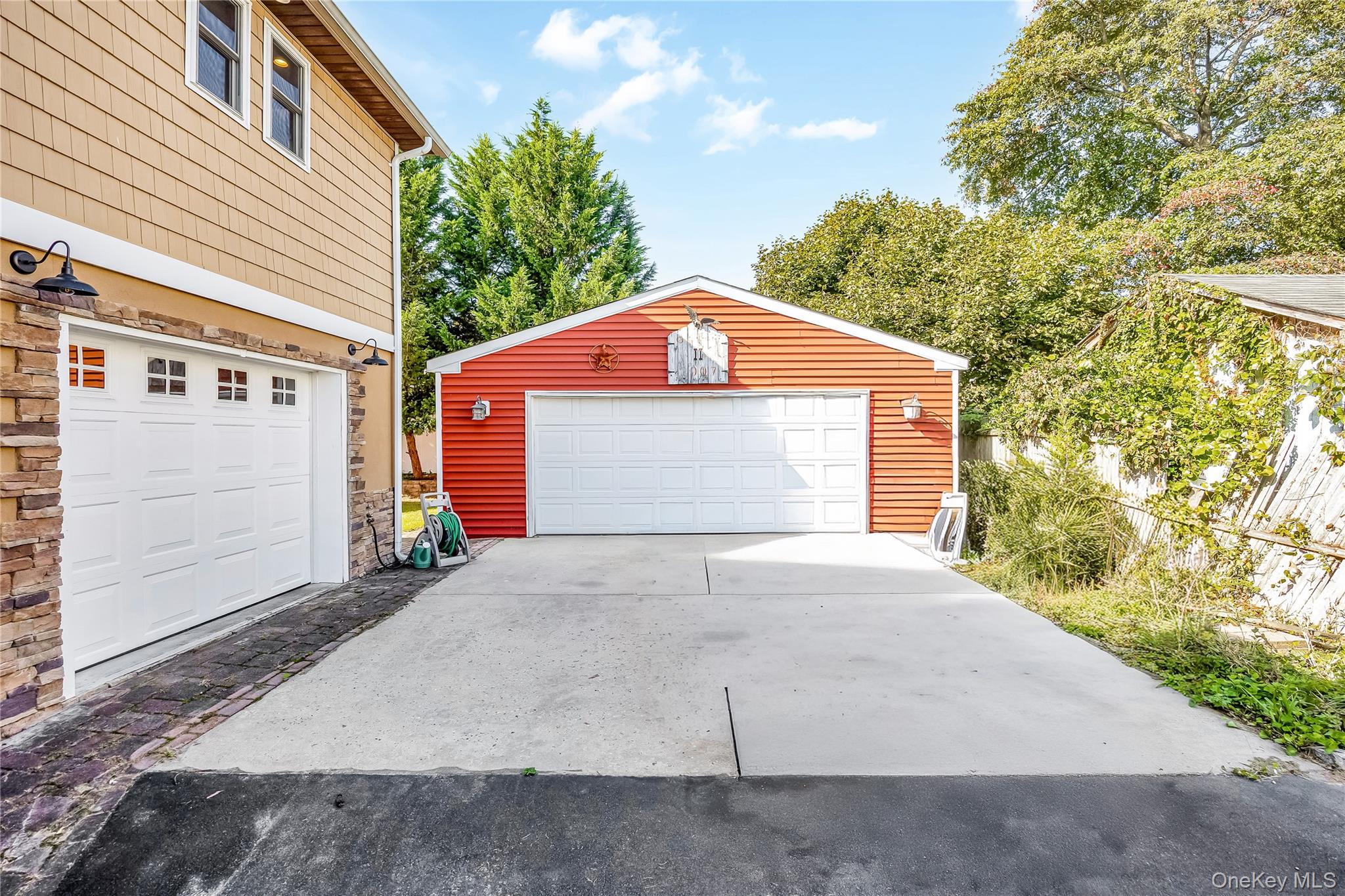 #15 photo, 769 S Hickory Street, 东长岛 Lindenhurst , NY 11757