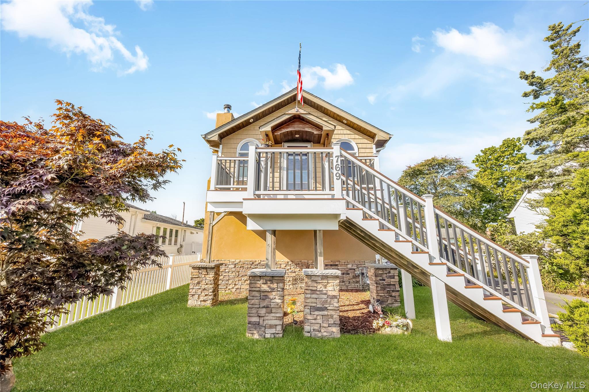 #2 photo, 769 S Hickory Street, 东长岛 Lindenhurst , NY 11757