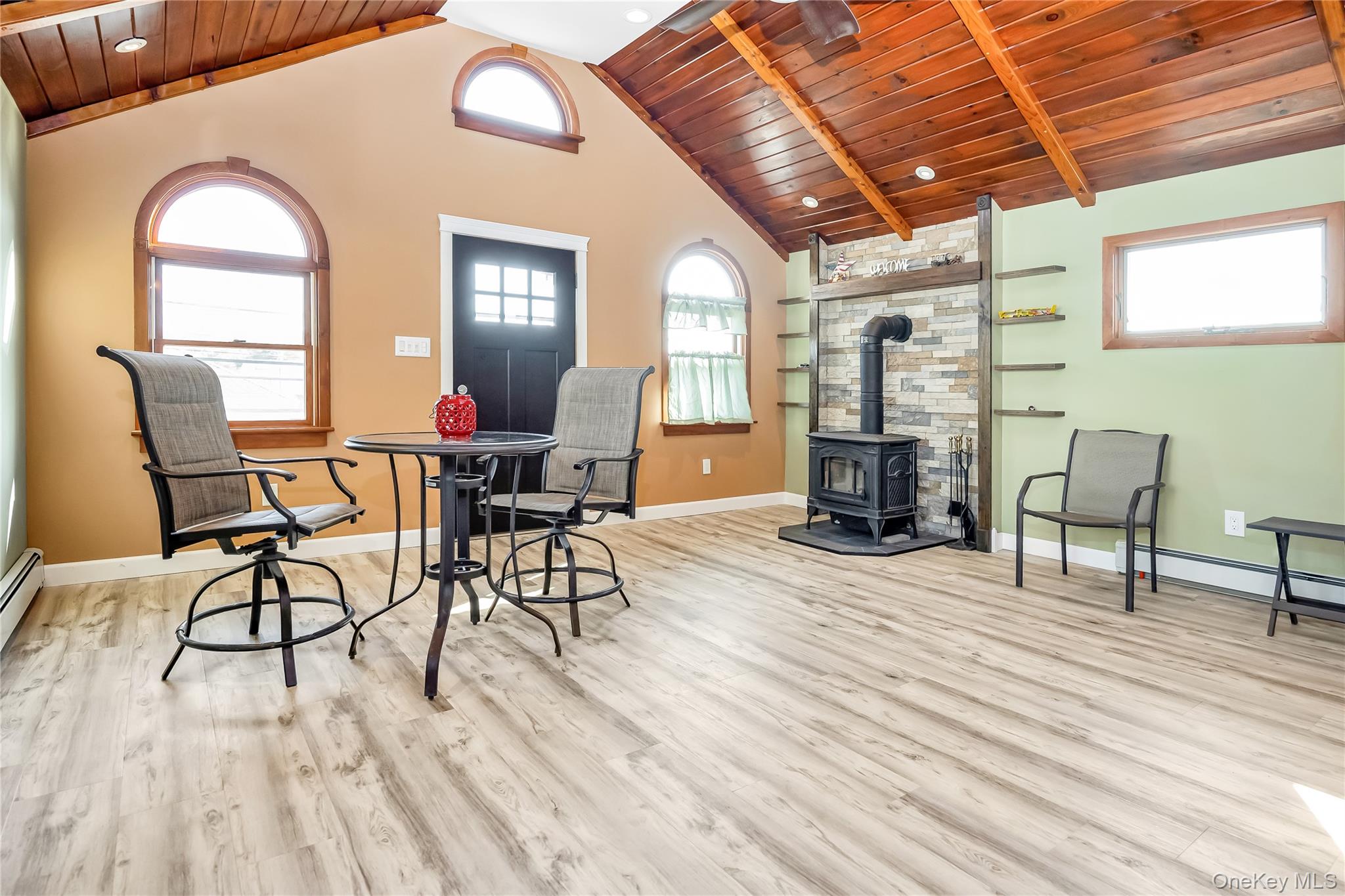 #4 photo, 769 S Hickory Street, 东长岛 Lindenhurst , NY 11757