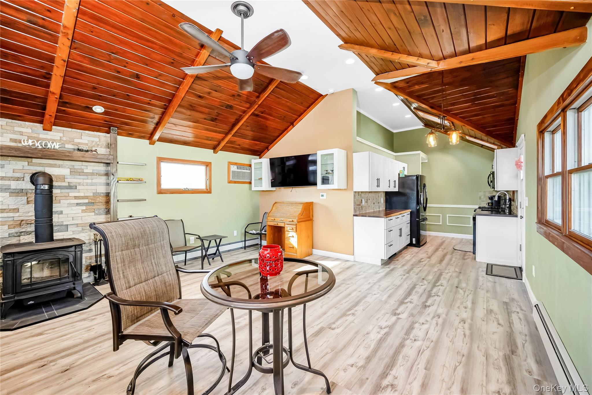 #5 photo, 769 S Hickory Street, 东长岛 Lindenhurst , NY 11757