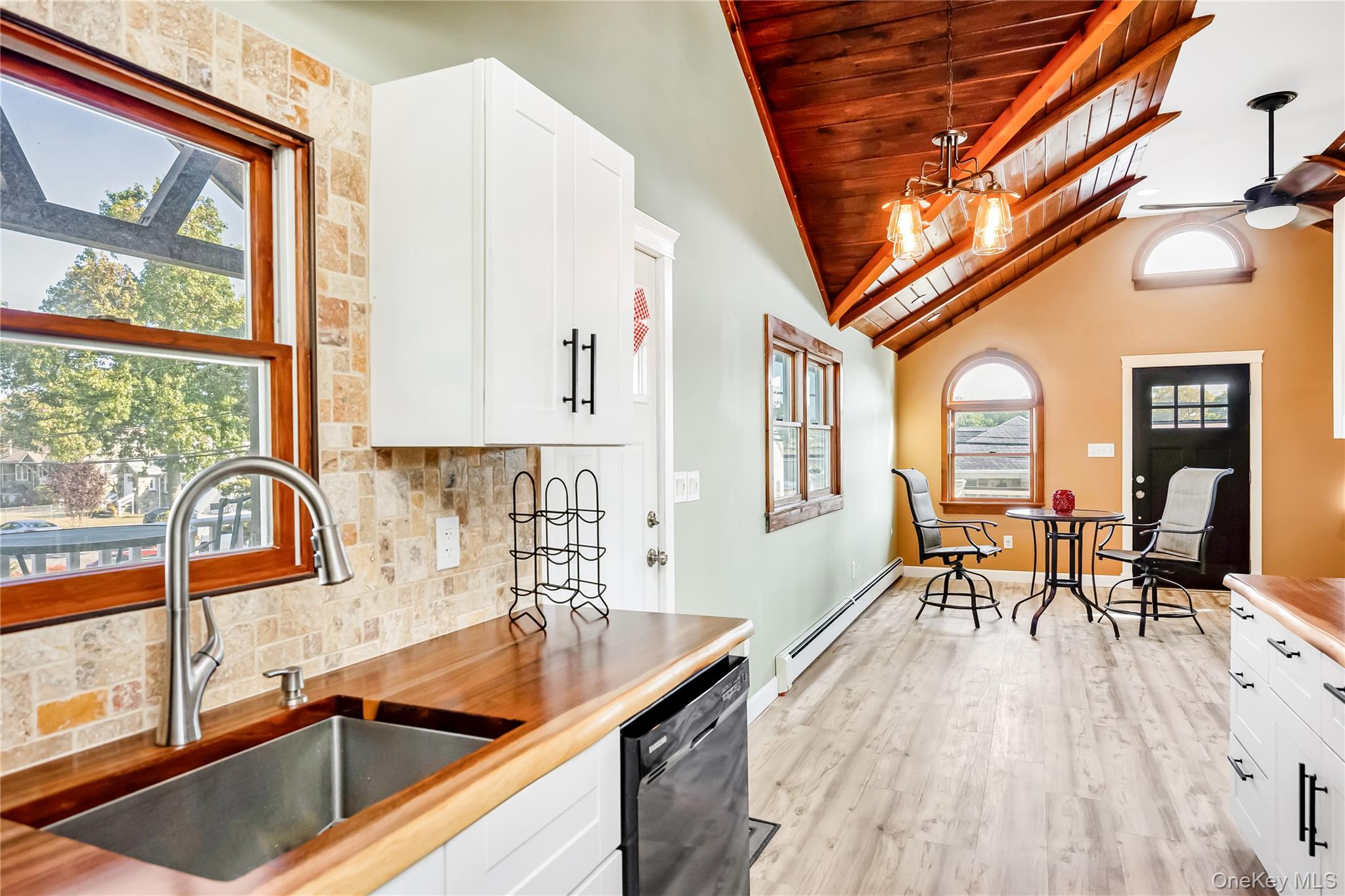 #6 photo, 769 S Hickory Street, 东长岛 Lindenhurst , NY 11757