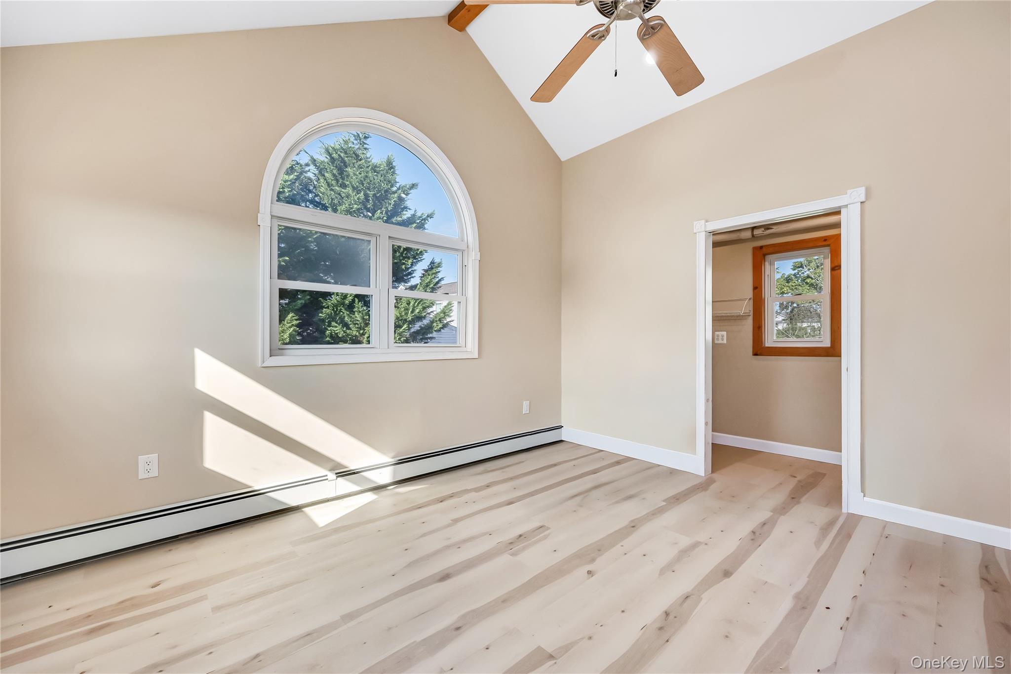 #8 photo, 769 S Hickory Street, 东长岛 Lindenhurst , NY 11757