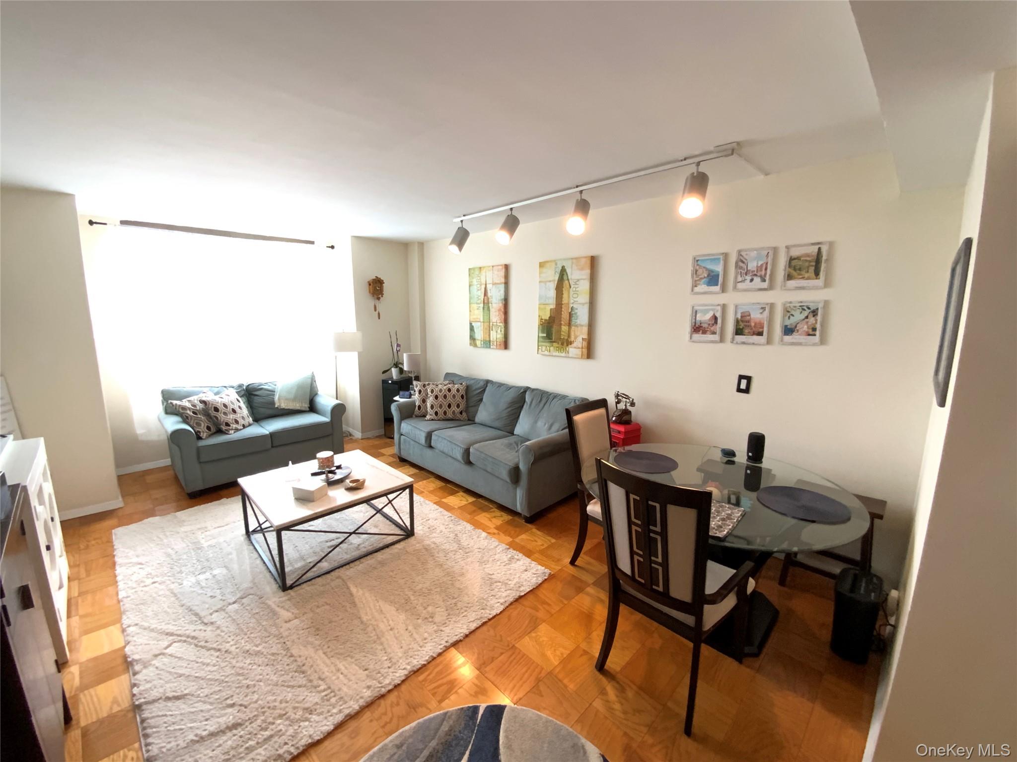 #4 photo, 26910 Grand Central Parkway, クイーンズ区 Floral Park , NY 11005