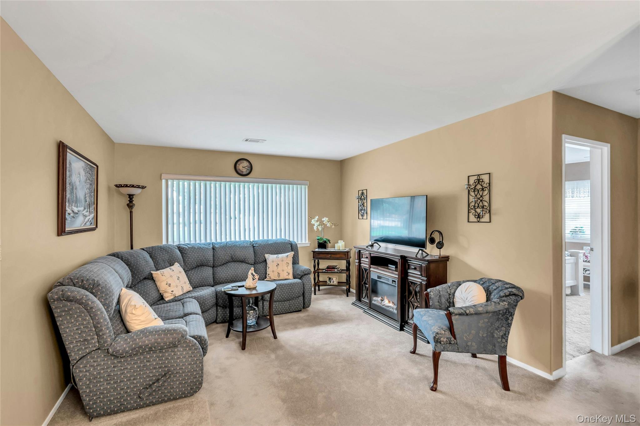 #6 photo, 283 Storm Drive, Holtsville , NY 11742