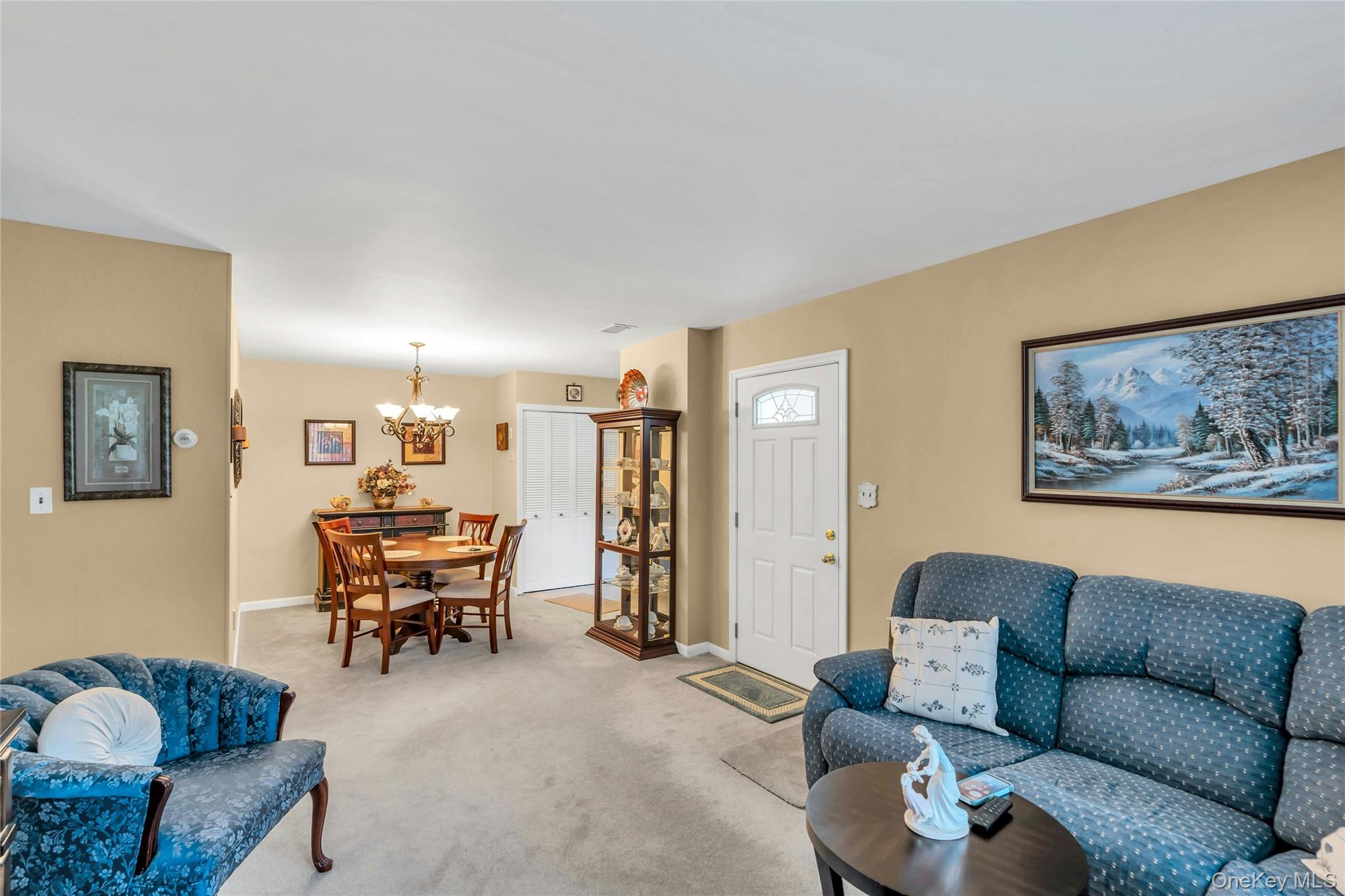 #7 photo, 283 Storm Drive, Holtsville , NY 11742