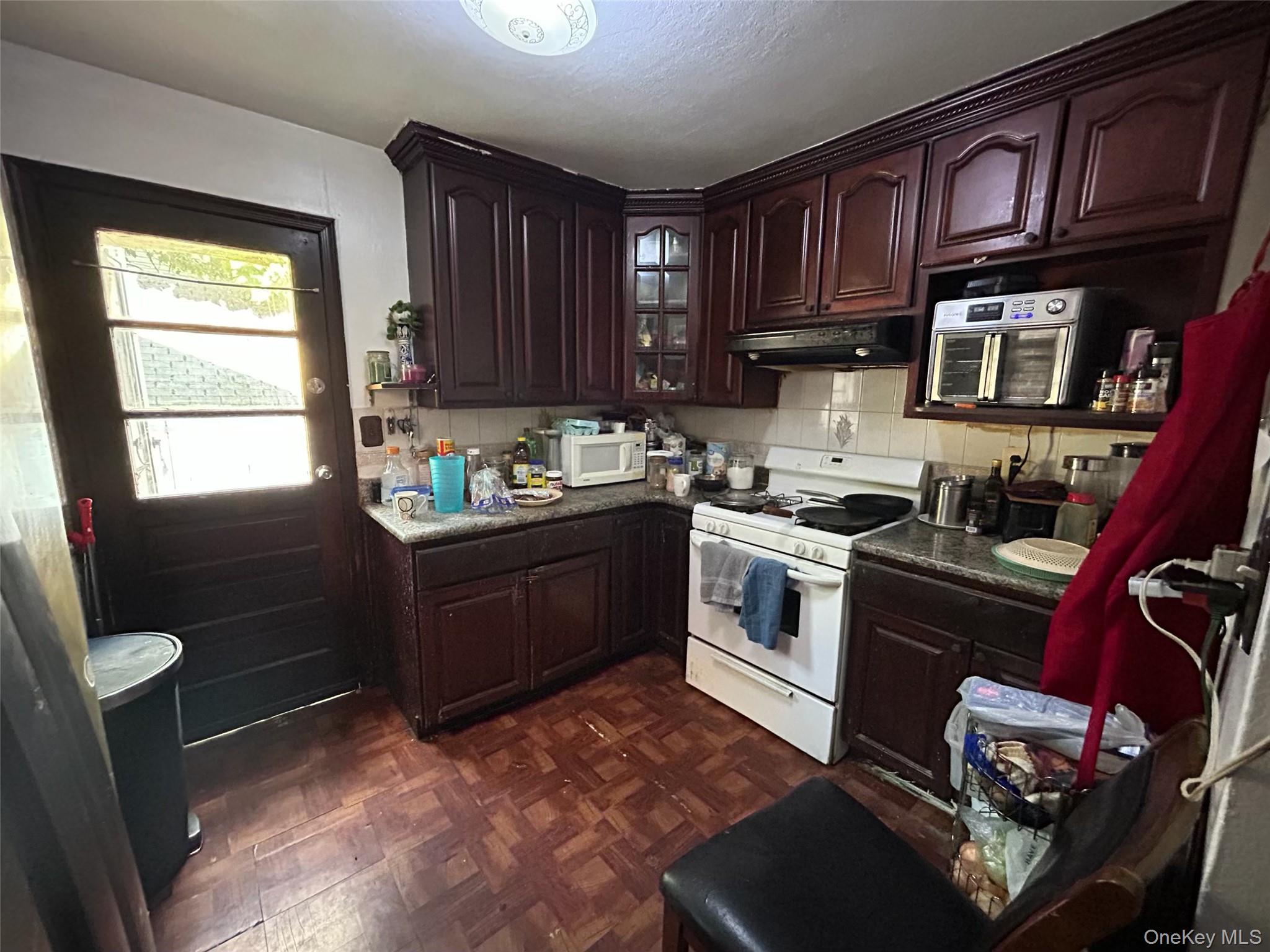 #8 photo, 85 W Fairview Avenue, Valley Stream , NY 11580