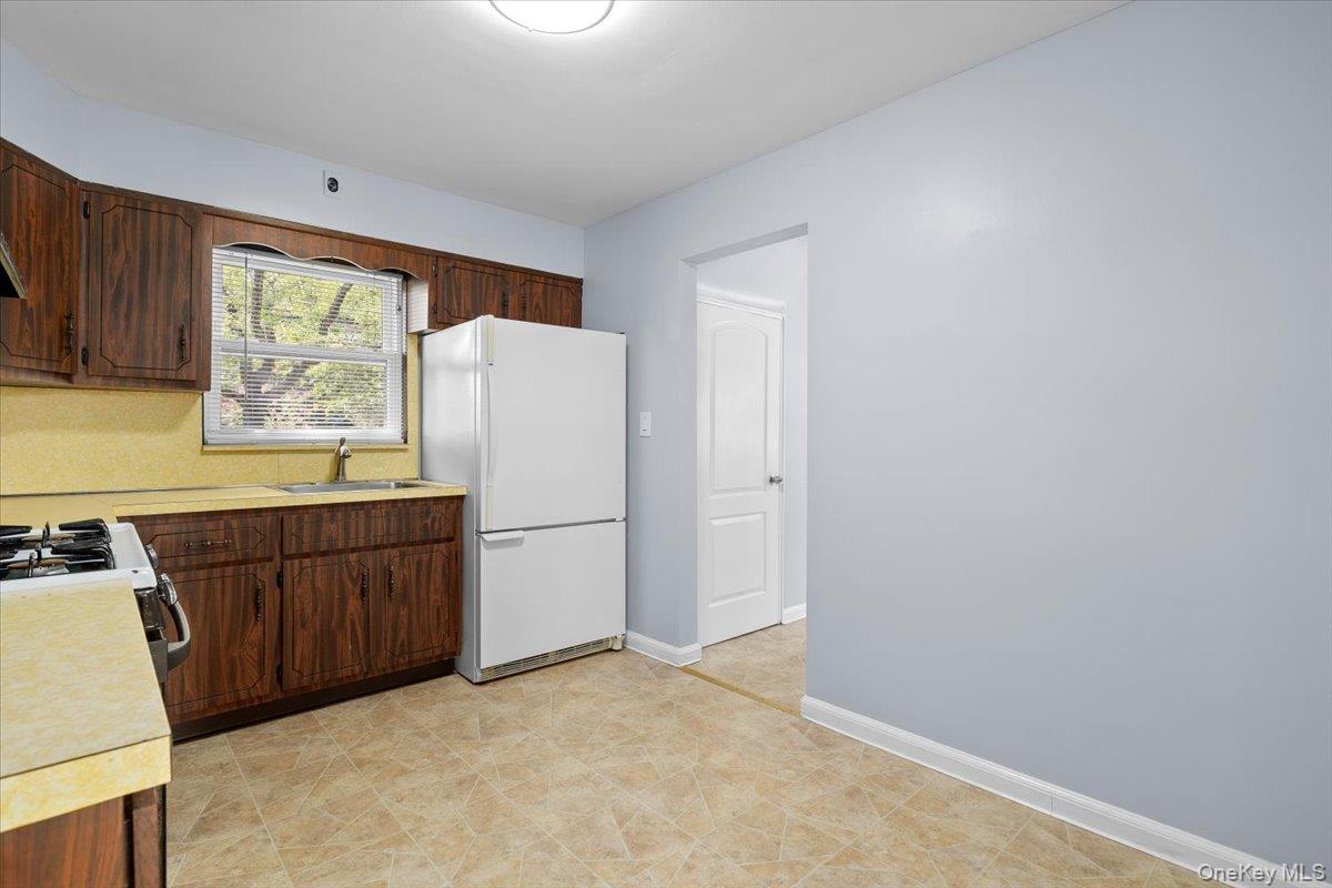 #10 photo, 26804 83rd Avenue, New Hyde Park , NY 11040