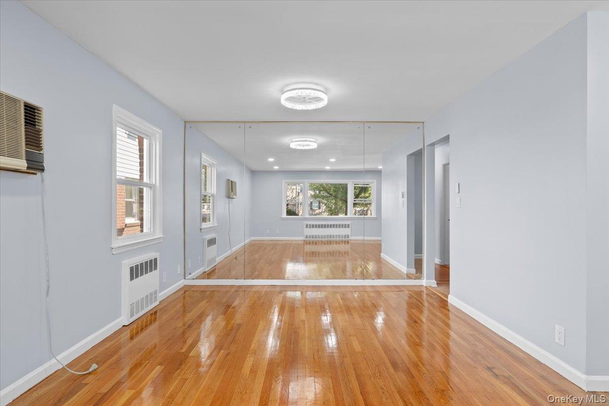 #6 photo, 26804 83rd Avenue, New Hyde Park , NY 11040