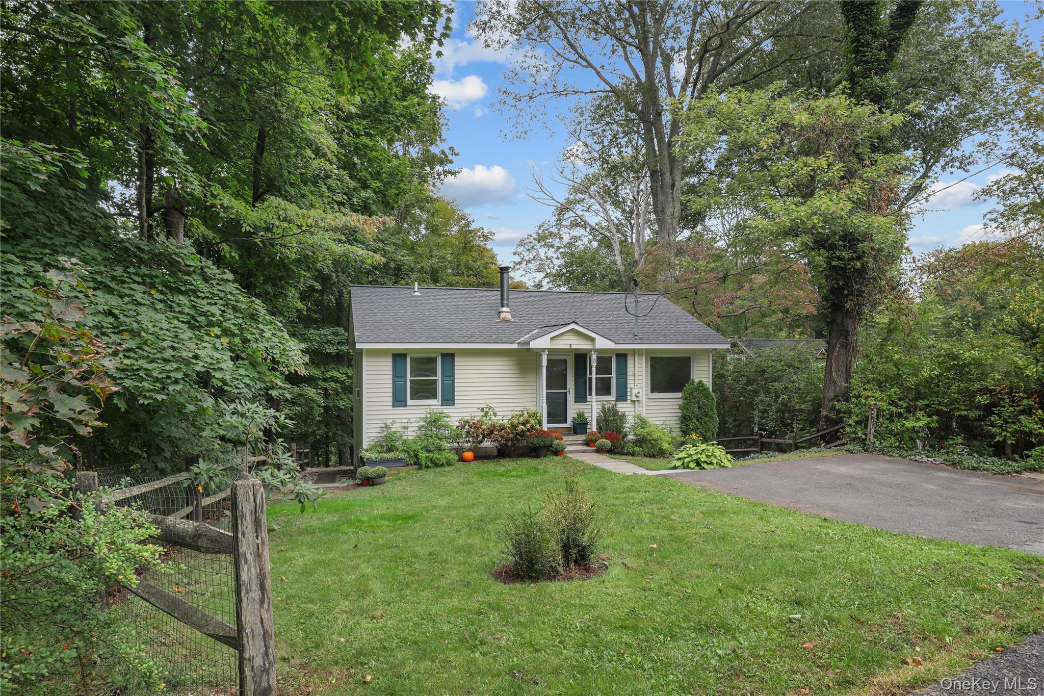 #1 photo, 8 Hemlock Road, South Salem , NY 10590