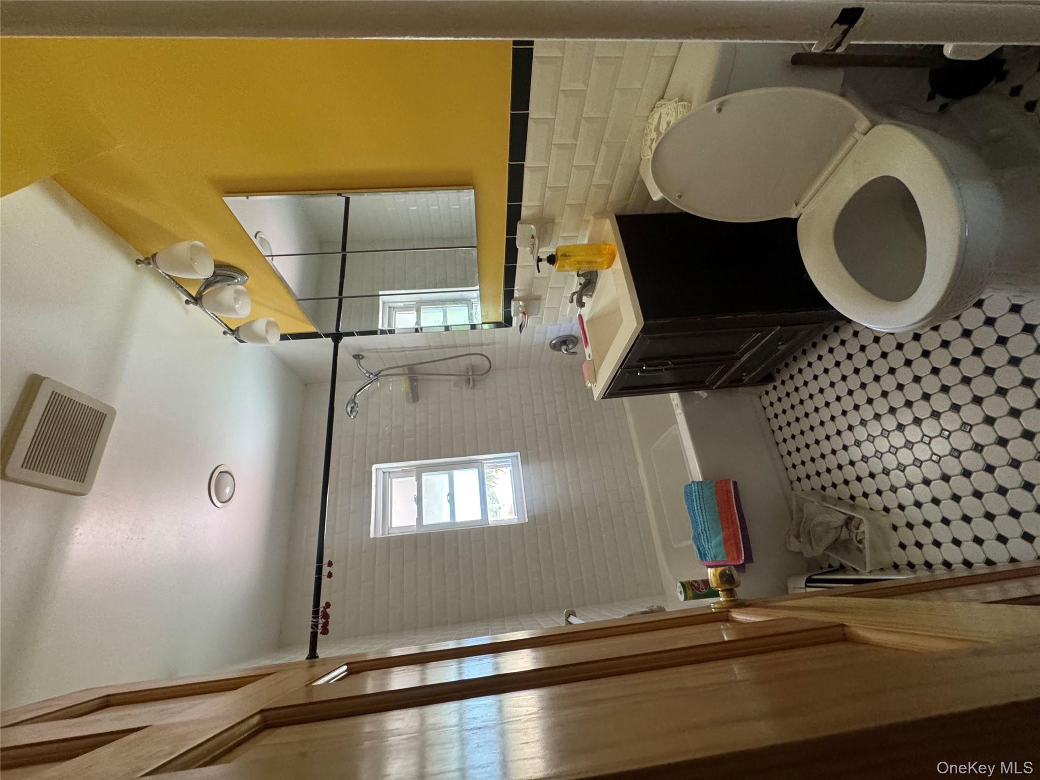 #17 photo, 1017 E 229 Street, Bronx,, Bronx , NY 10466