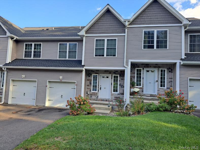 #1 photo, 807 Fairway Court, New Windsor , NY 12553