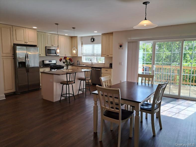 #4 photo, 807 Fairway Court, New Windsor , NY 12553