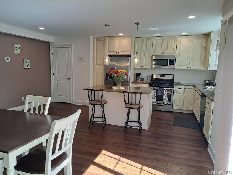 #6 photo, 807 Fairway Court, New Windsor , NY 12553