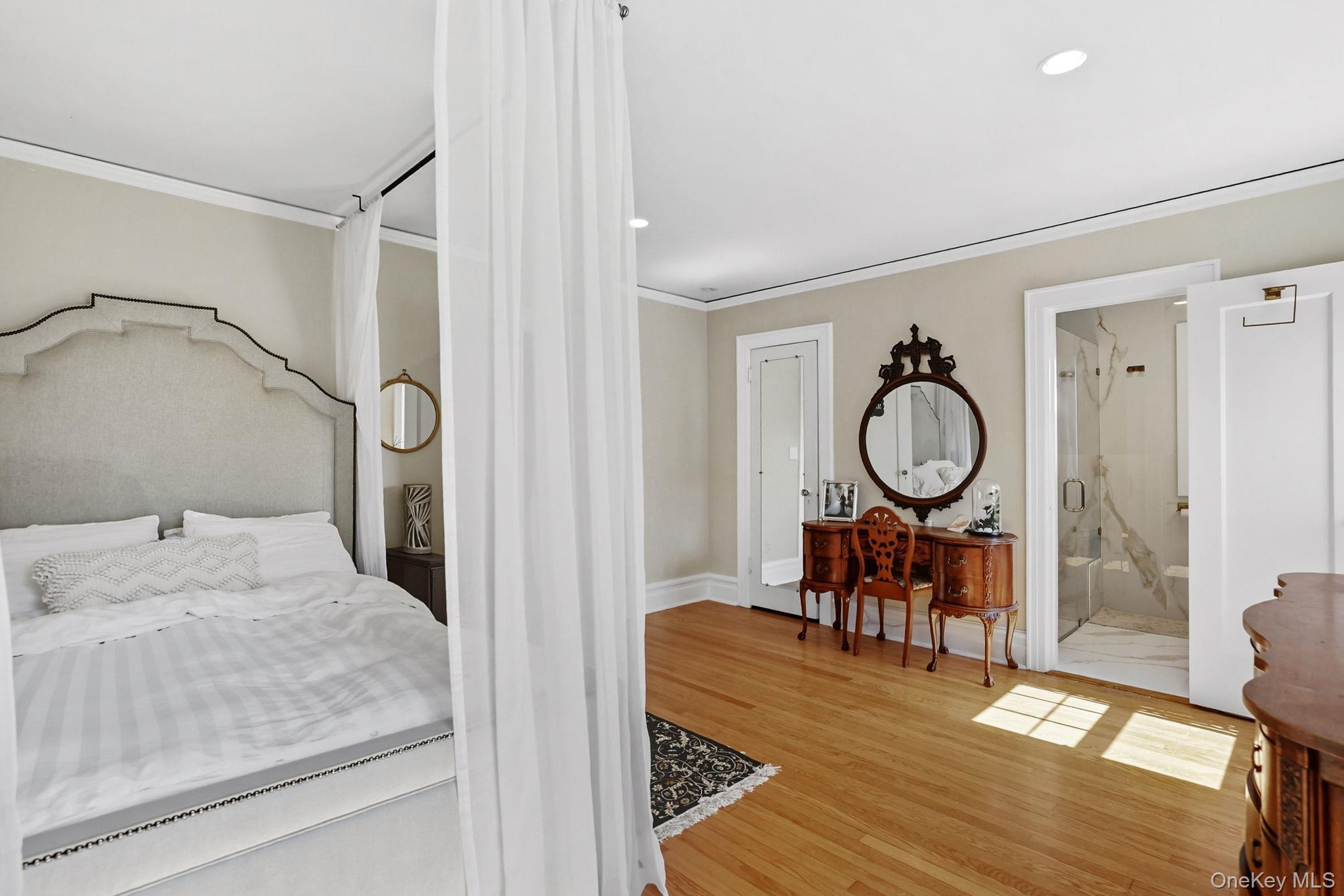 #20 photo, 126 N Broadway, White Plains , NY 10603