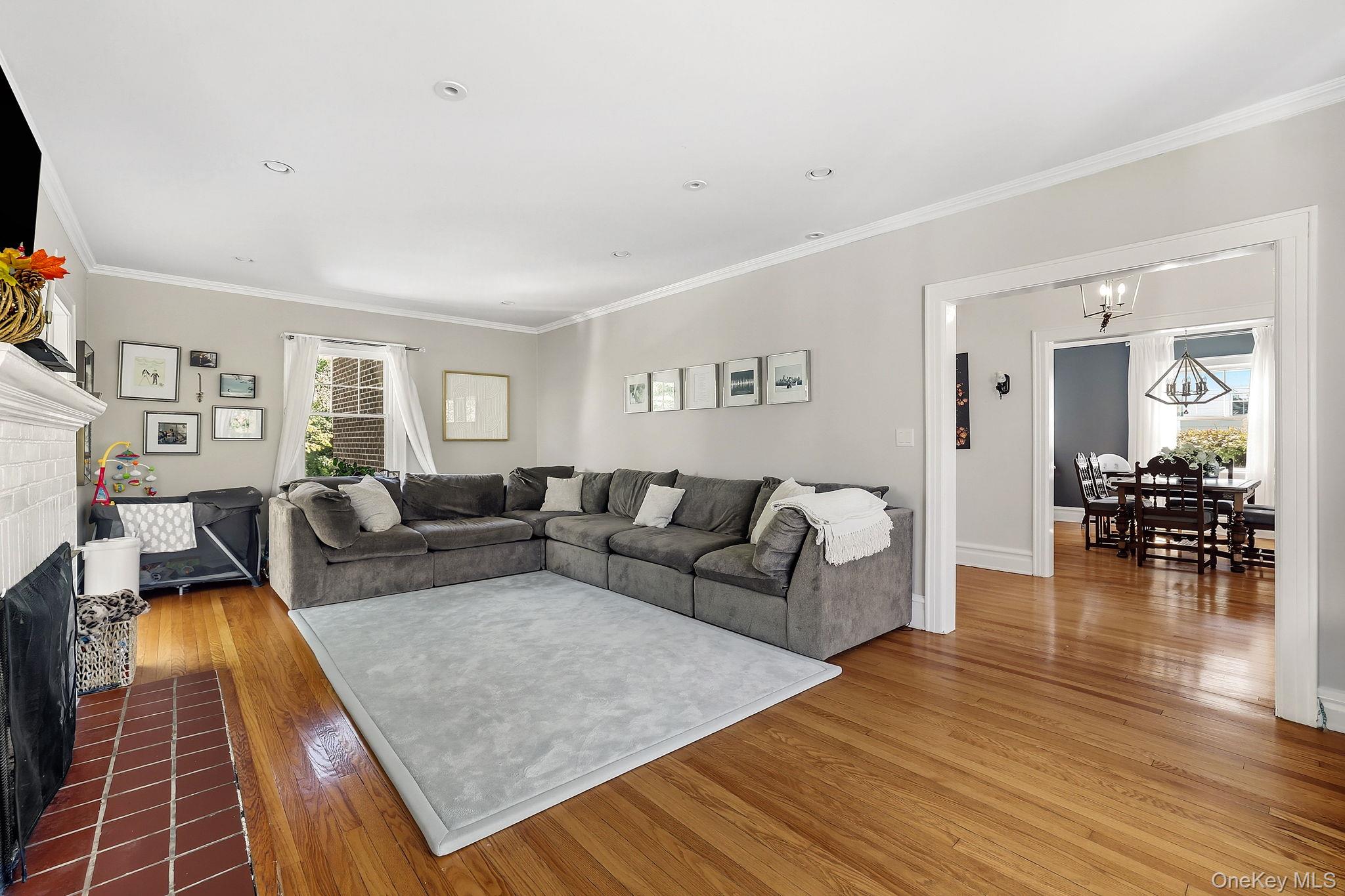 #5 photo, 126 N Broadway, White Plains , NY 10603