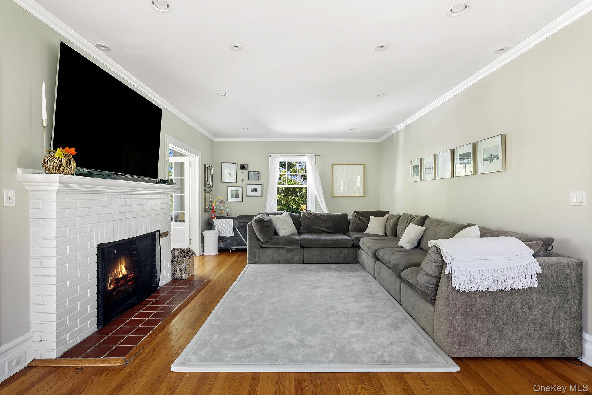 #6 photo, 126 N Broadway, White Plains , NY 10603