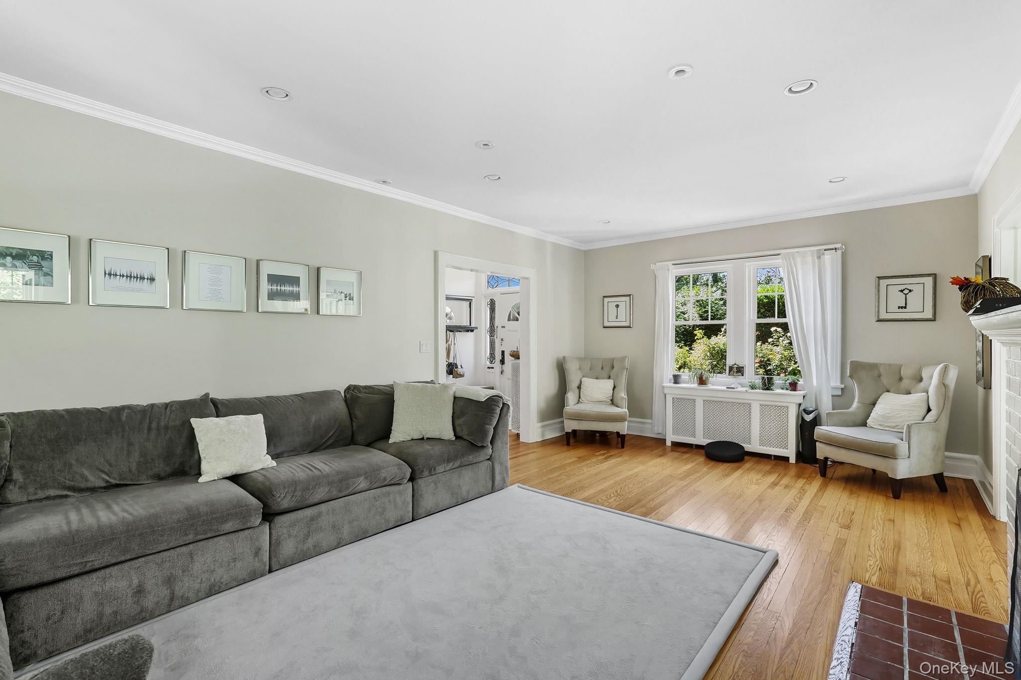 #8 photo, 126 N Broadway, White Plains , NY 10603