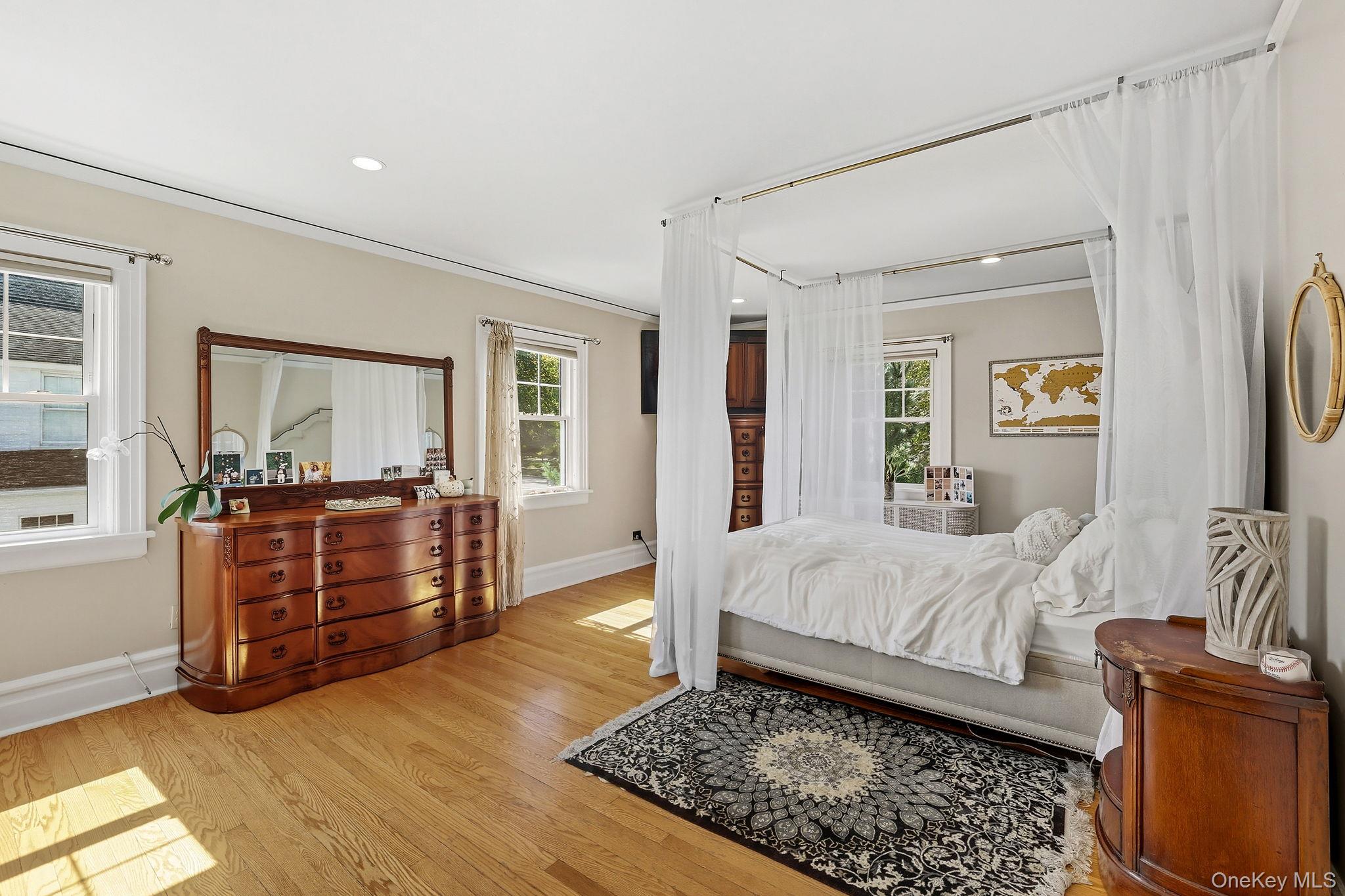 #9 photo, 126 N Broadway, White Plains , NY 10603