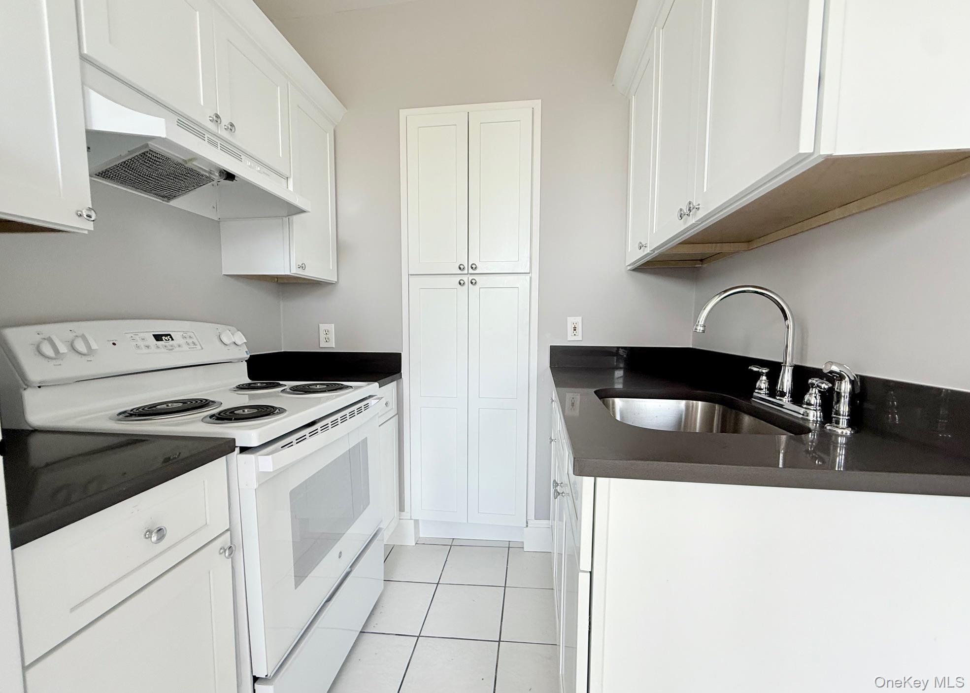 #8 photo, 132 W Boston Post Road, Mamaroneck , NY 10543