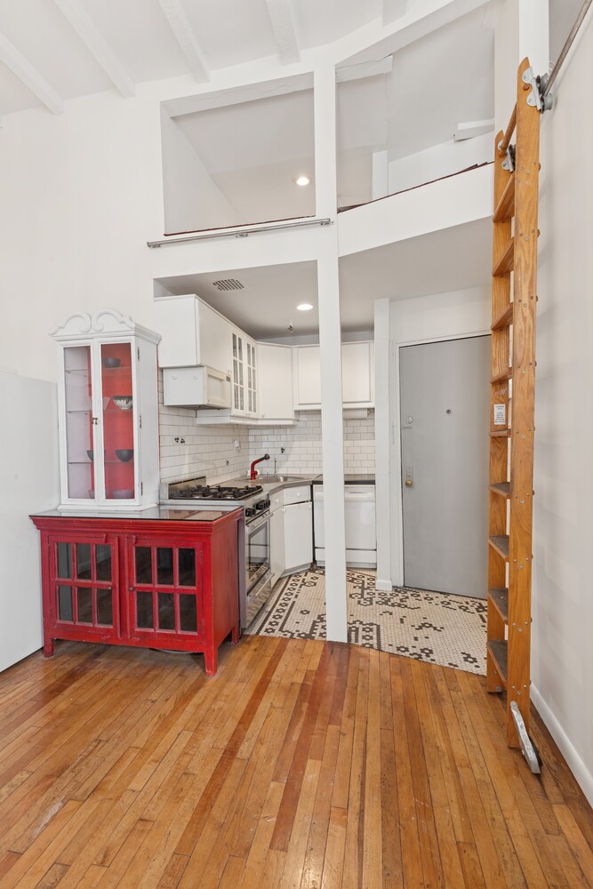 #3 photo, 162 9TH Avenue, マンハッタン Chelsea , NY 10011