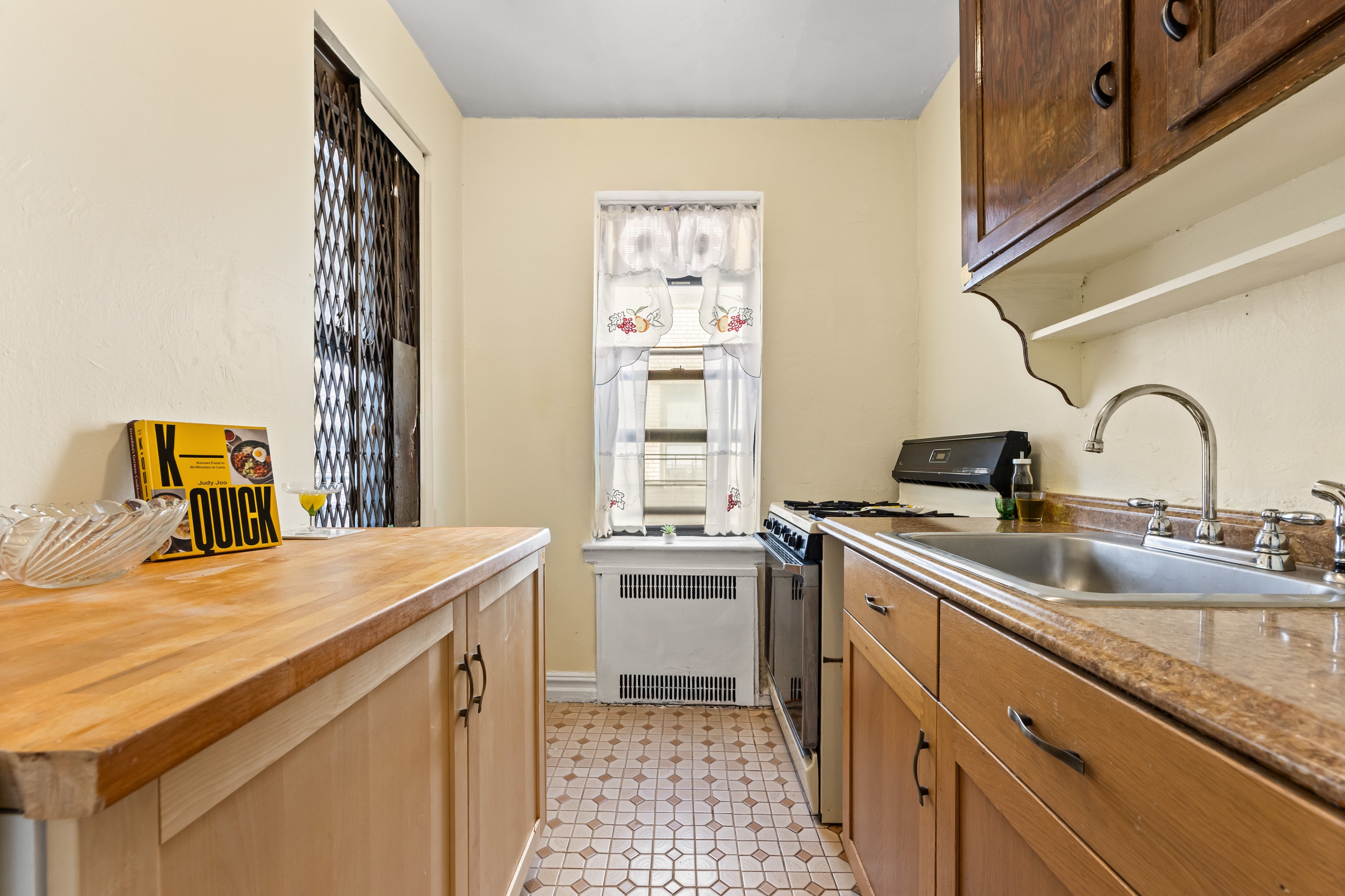 #10 photo, 35-35 75th Street, クイーンズ区 Jackson Heights , NY 11372