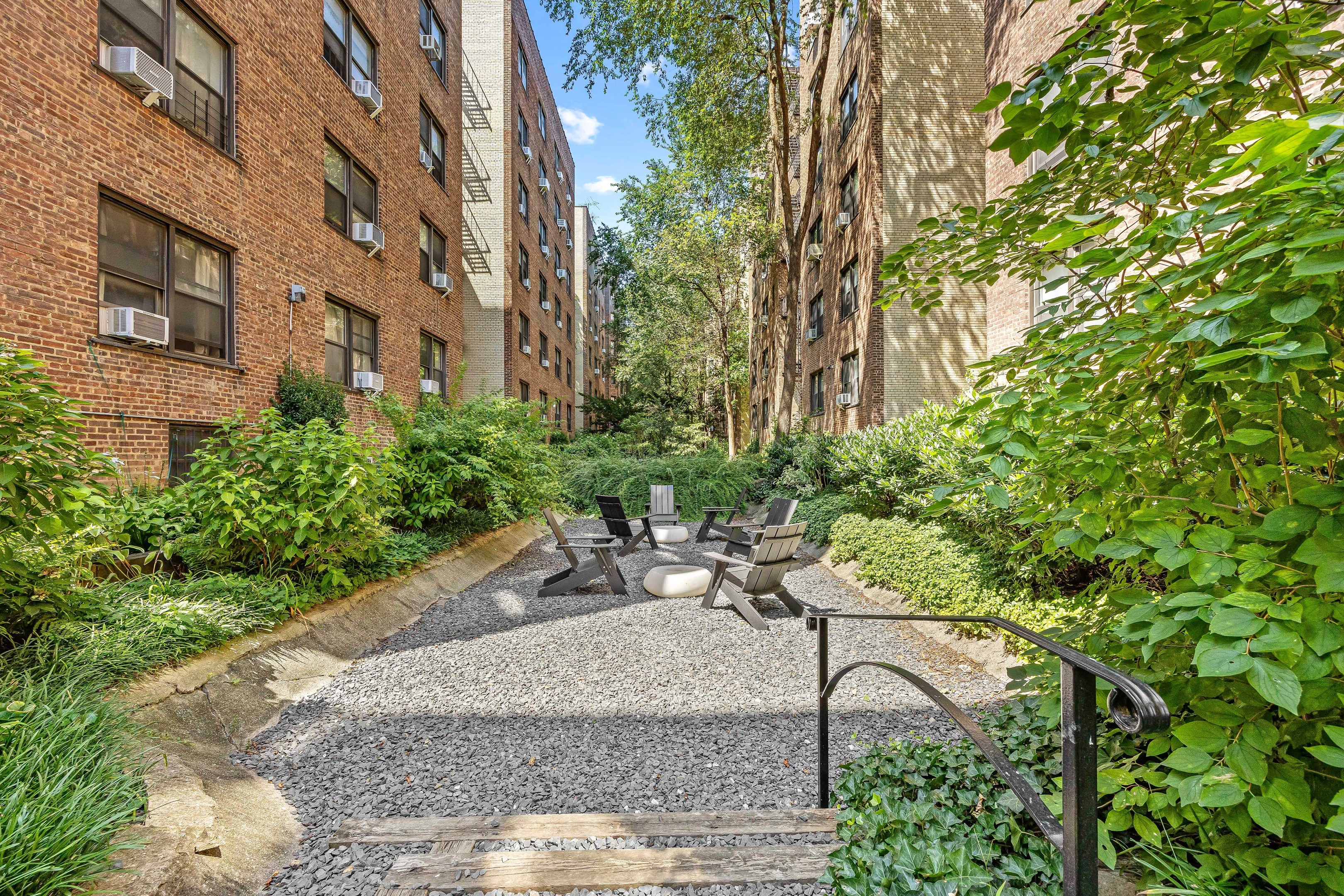 #20 photo, 35-35 75th Street, クイーンズ区 Jackson Heights , NY 11372