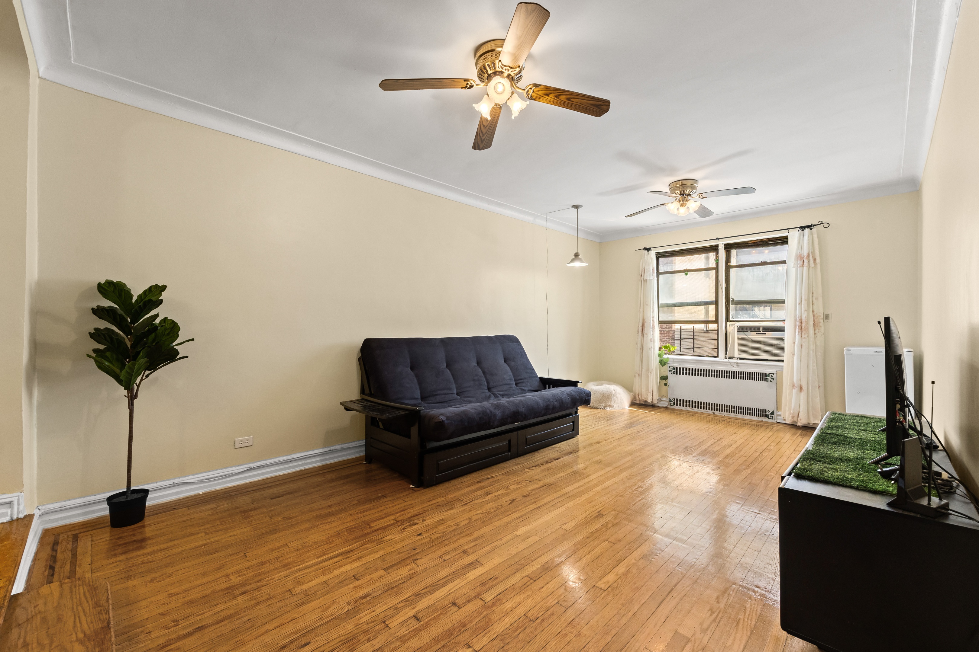 #4 photo, 35-35 75th Street, クイーンズ区 Jackson Heights , NY 11372