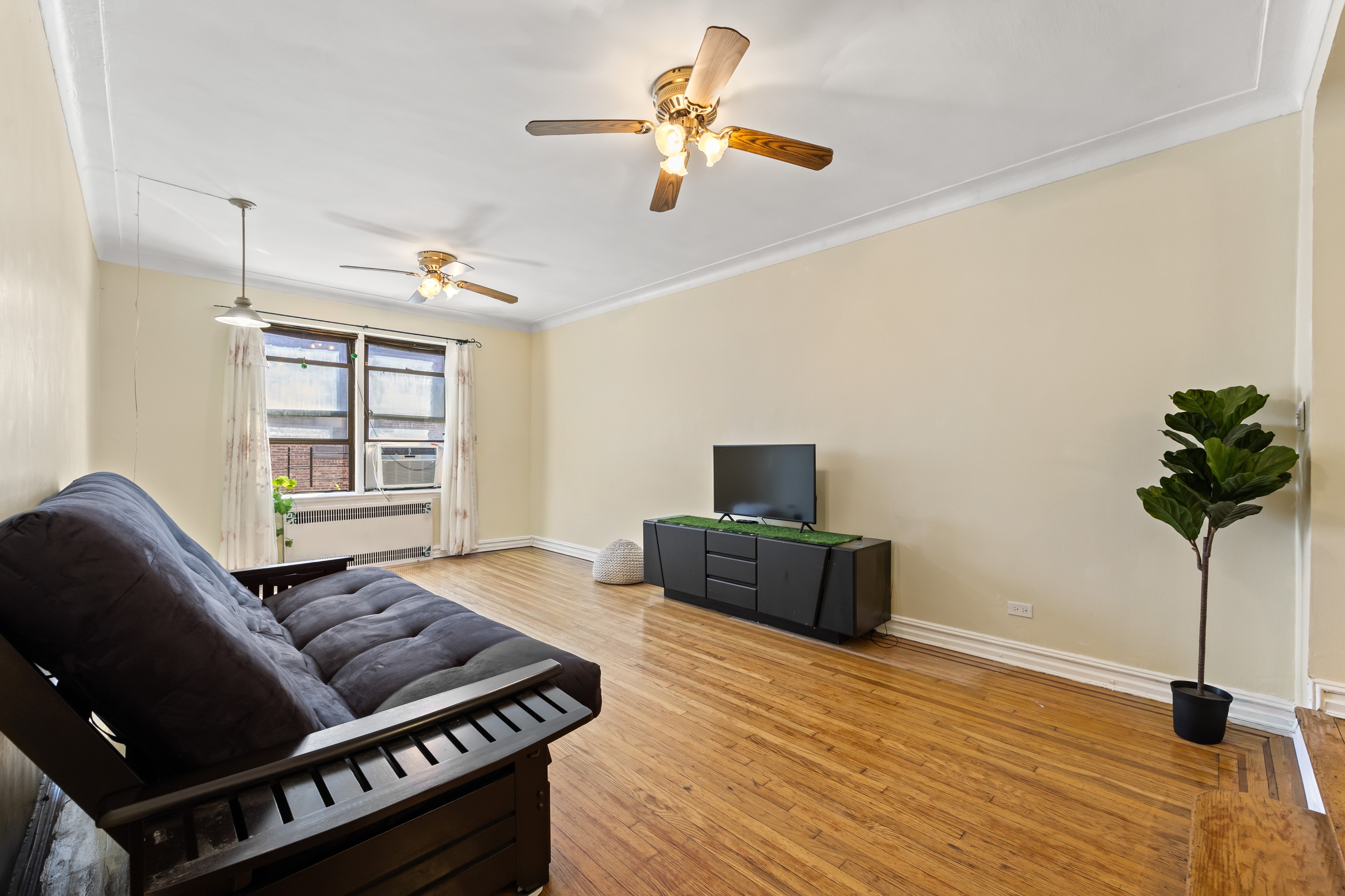 #5 photo, 35-35 75th Street, クイーンズ区 Jackson Heights , NY 11372