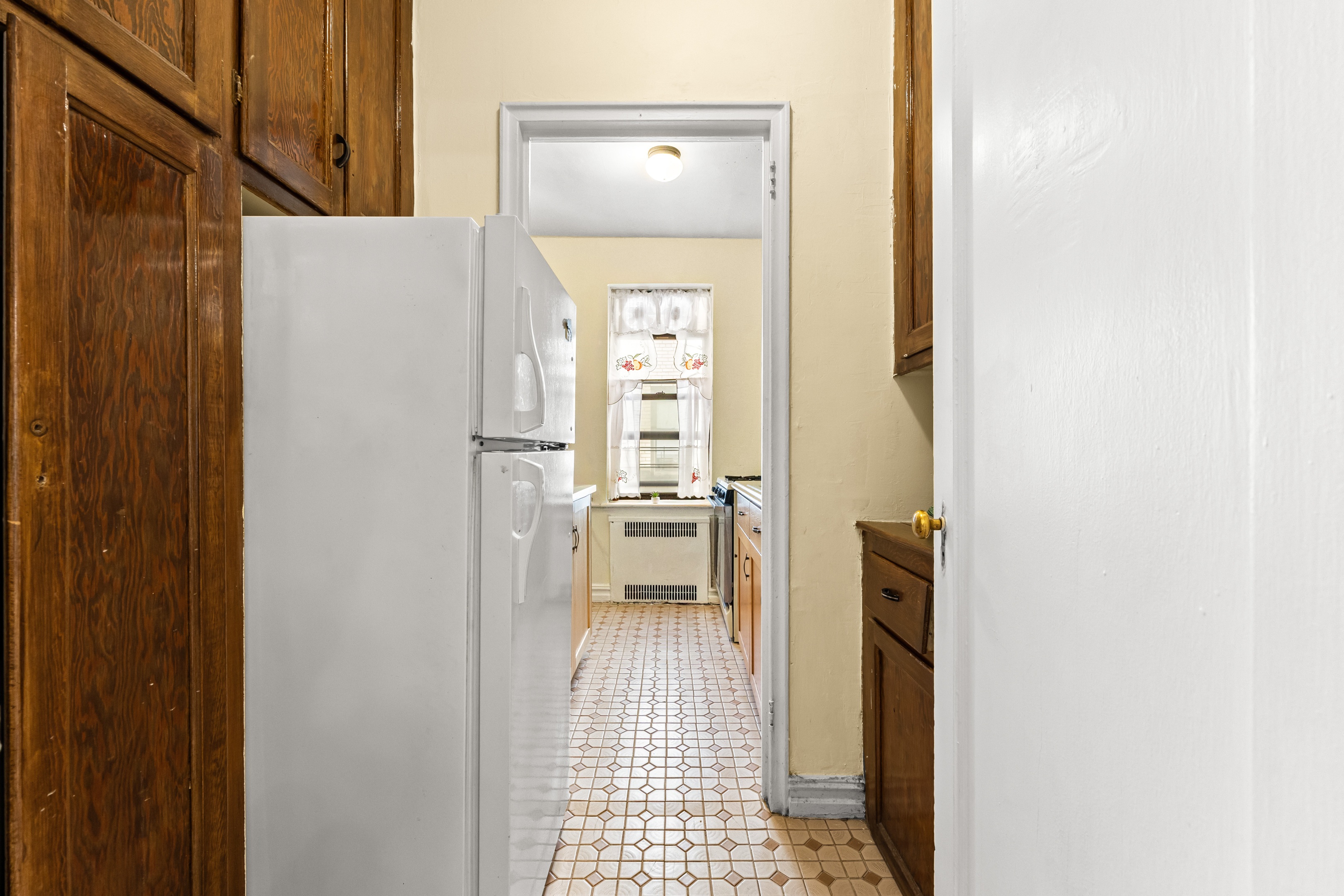 #9 photo, 35-35 75th Street, クイーンズ区 Jackson Heights , NY 11372