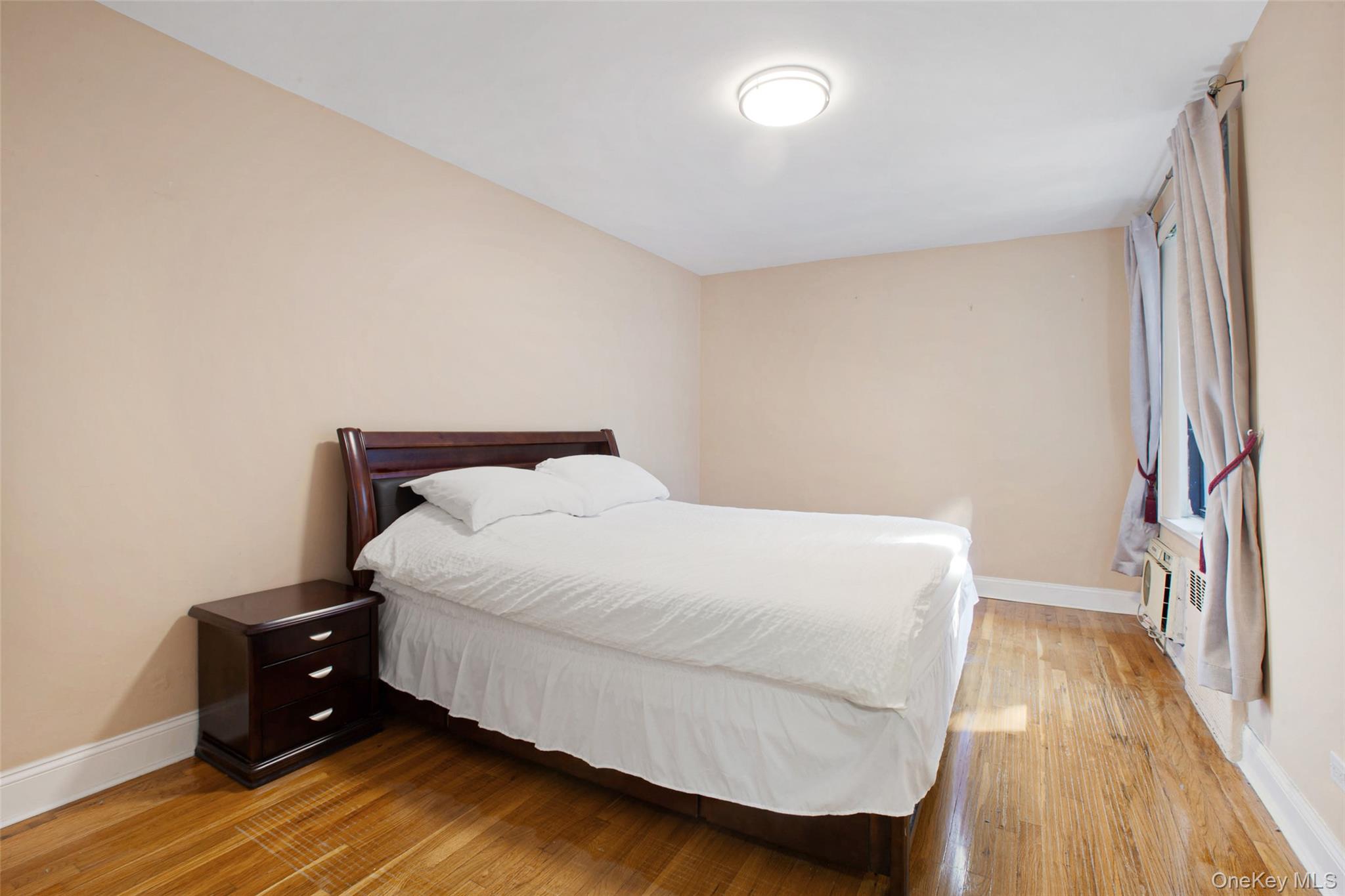 #11 photo, 224-24 Union Turnpike, Oakland Gardens , NY 11364