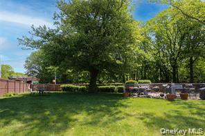 #18 photo, 224-24 Union Turnpike, Oakland Gardens , NY 11364