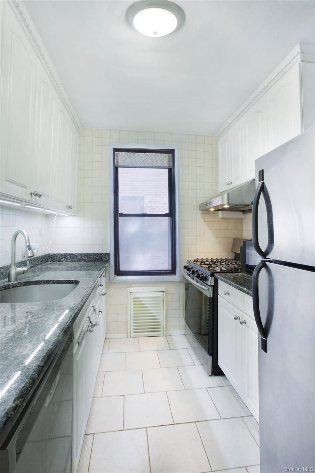 #6 photo, 224-24 Union Turnpike, Oakland Gardens , NY 11364