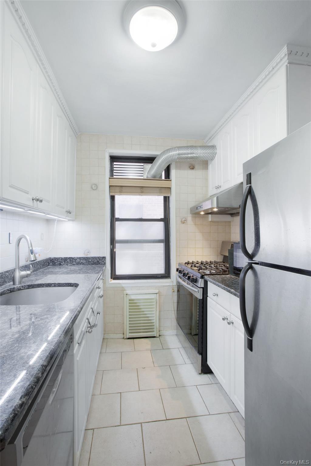 #7 photo, 224-24 Union Turnpike, Oakland Gardens , NY 11364