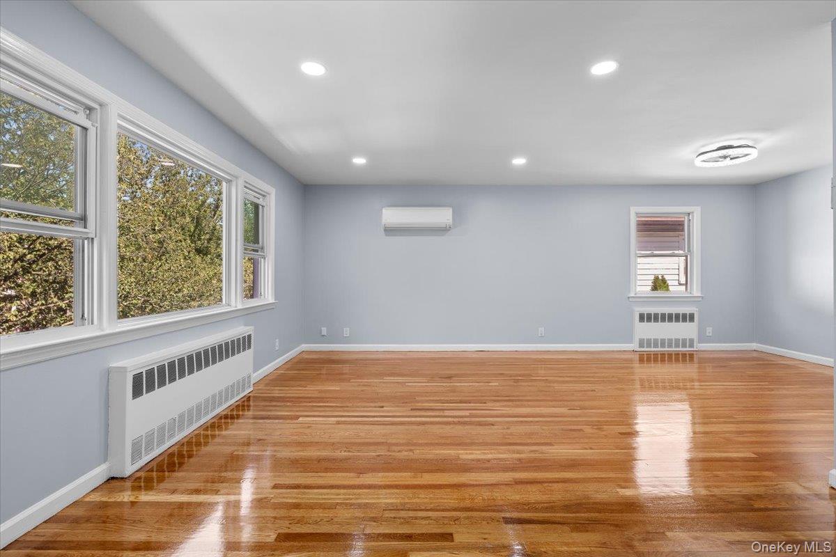 #2 photo, 26804 83rd Avenue, Floral Park , NY 11040