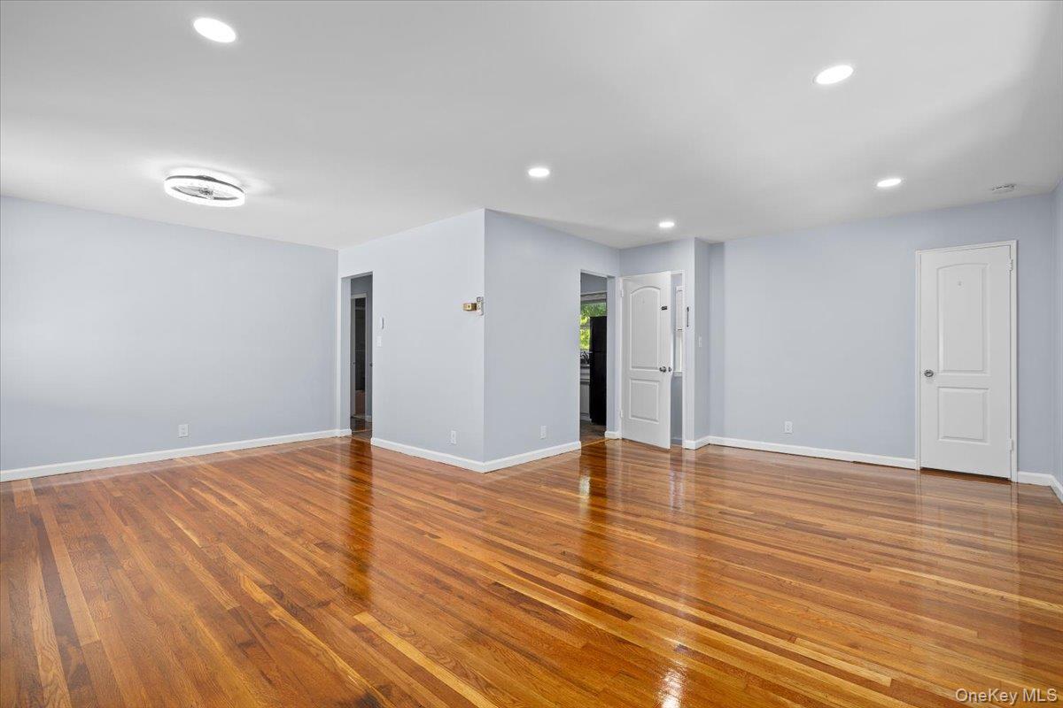 #4 photo, 26804 83rd Avenue, Floral Park , NY 11040