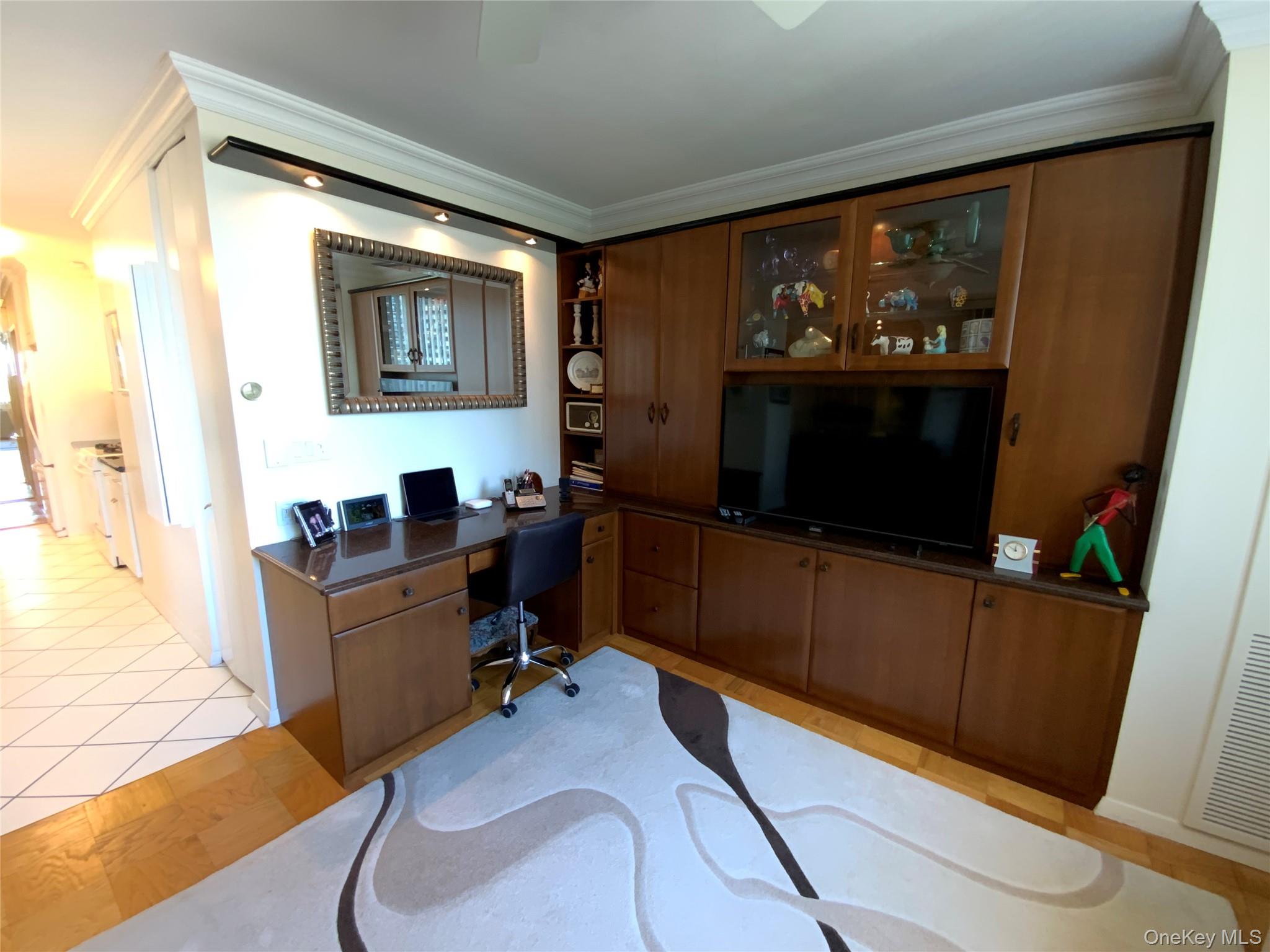 #11 photo, 26910 Grand Central Parkway, クイーンズ区 Floral Park , NY 11005