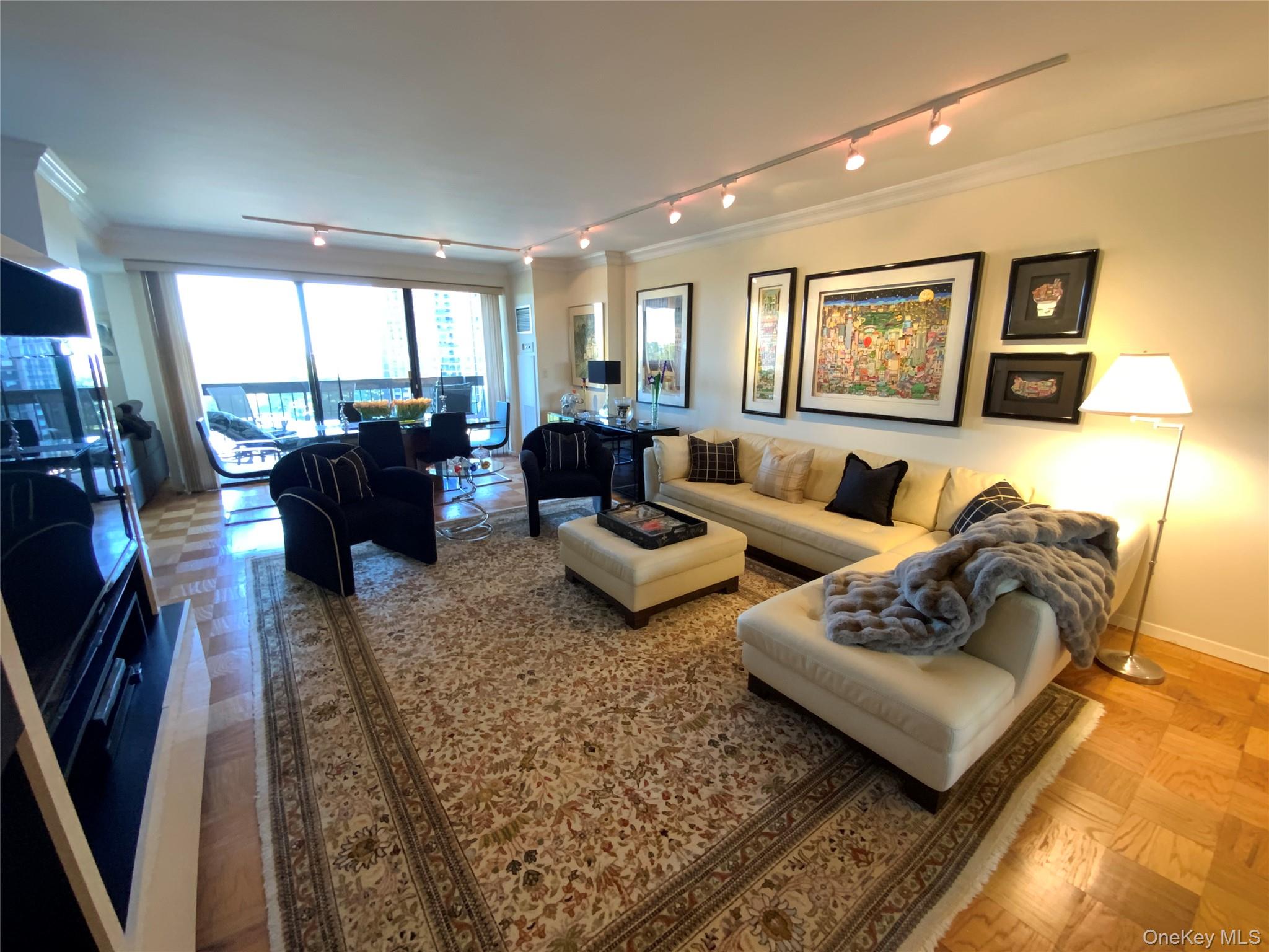 #2 photo, 26910 Grand Central Parkway, クイーンズ区 Floral Park , NY 11005