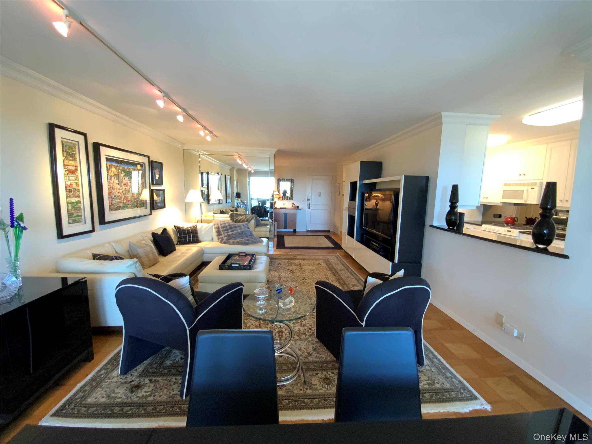 #4 photo, 26910 Grand Central Parkway, クイーンズ区 Floral Park , NY 11005