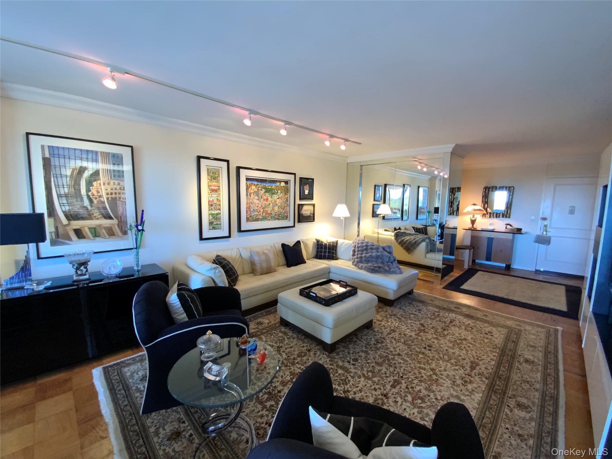 #5 photo, 26910 Grand Central Parkway, クイーンズ区 Floral Park , NY 11005