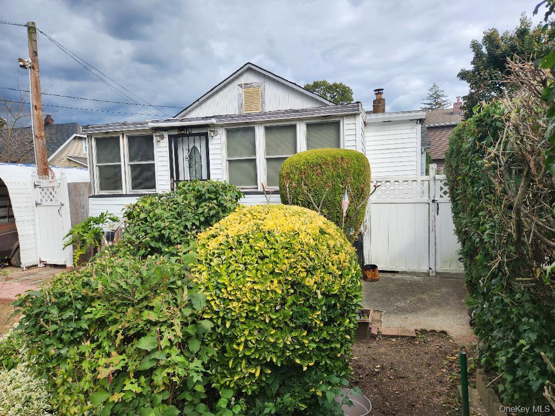 #3 photo, 10 Sheridan Place, Roosevelt , NY 11575