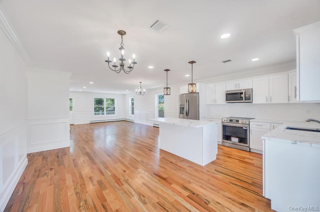 #14 photo, 33 Rosemont Avenue, Farmingville , NY 11738